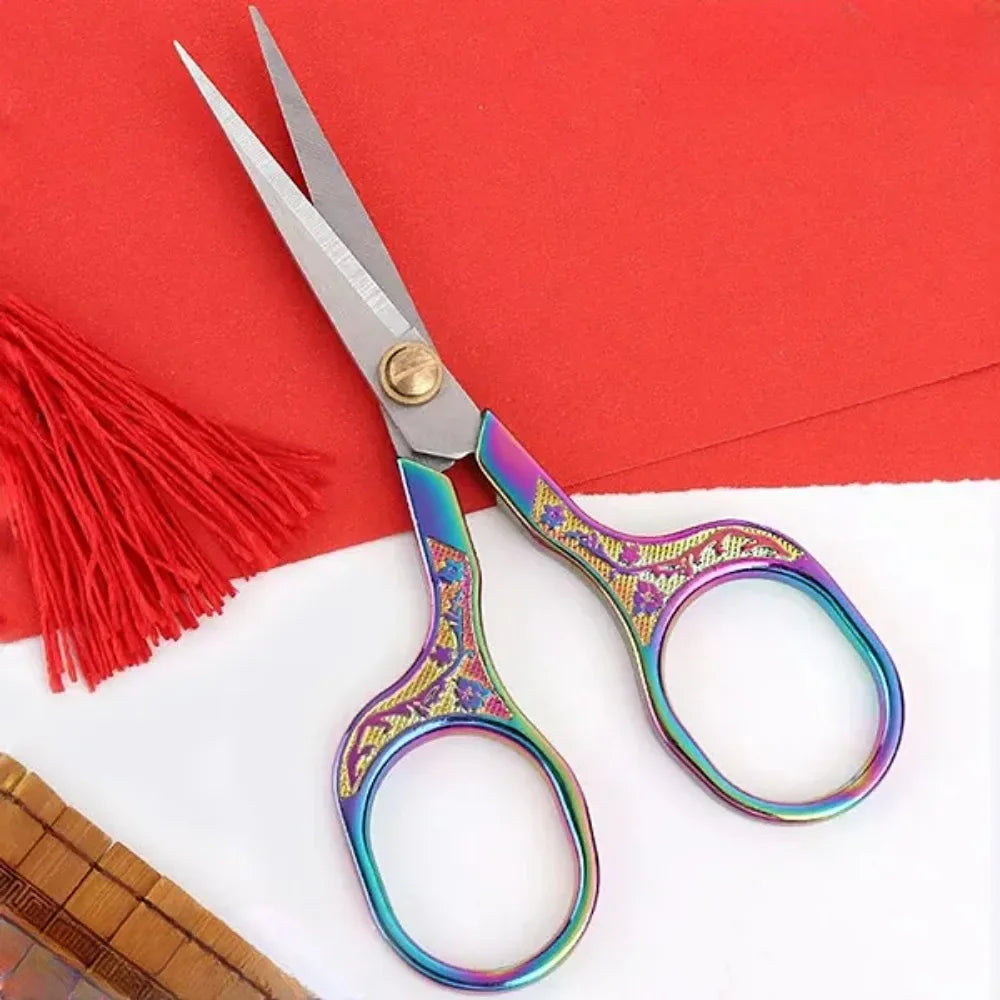 Retro Style Sharp Embroidery Scissors